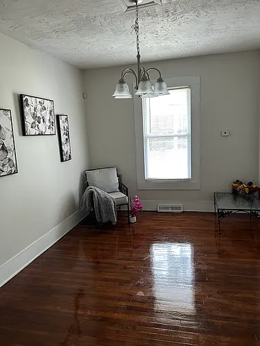2616 Chestnut St Photo 1