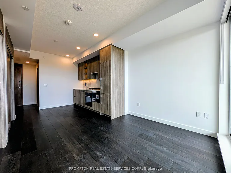 75 Billes Hts #1103 — Photo 8
