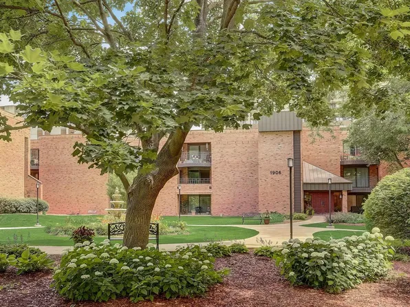 1906 East Shorewood BOULEVARD #146, Shorewood, WI 53211