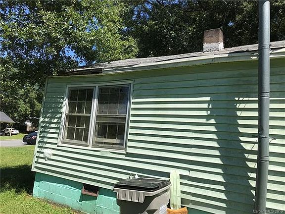 3rd image of 1019 Houston St