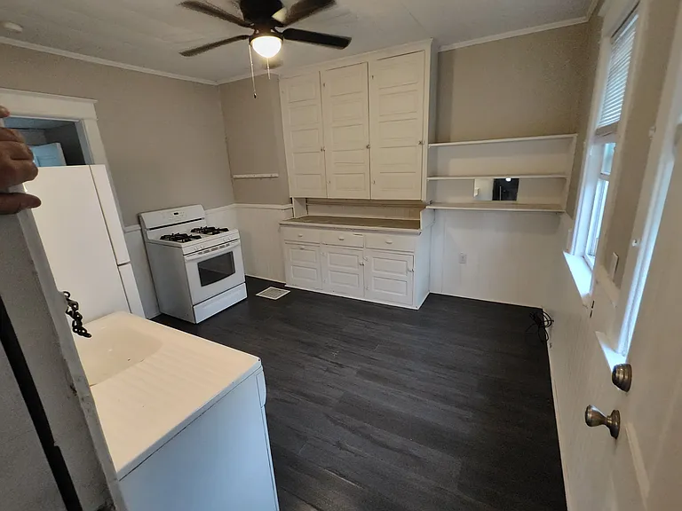 951 W 11th St #951W11E — Photo 1