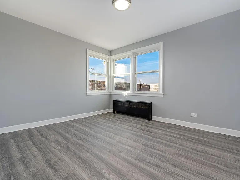 7520 N. Ridge Blvd — Photo 11