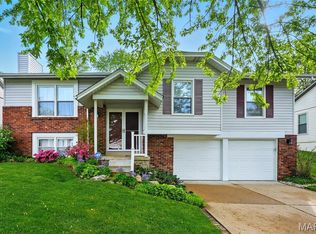 1438 Weatherby Dr, Saint Louis, MO 63146