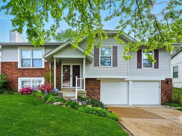 1438 Weatherby Dr, Saint Louis, MO 63146