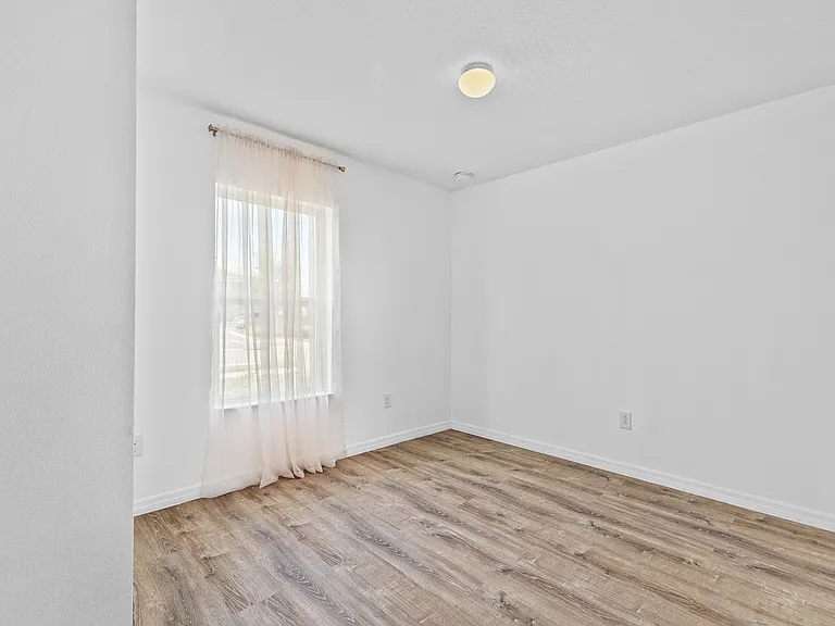 213 Lake Lucerne Way — Photo 12