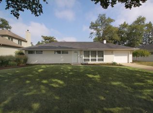 521 Countryside Dr, Wheaton, IL 60187