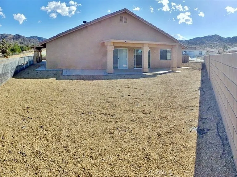 57294 Titian Ct — Photo 38