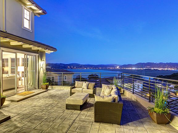 4th image of 28 Drakes Cove Ct