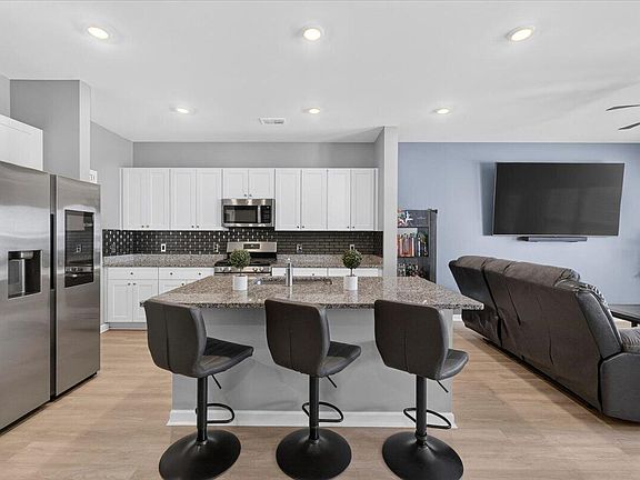 5th image of 8051 Reagan Way
