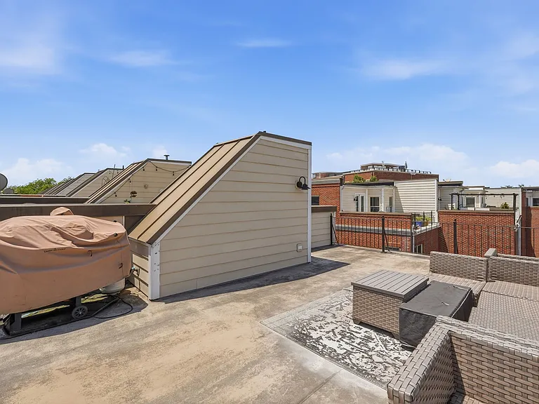 1358 S Carolina Ave SE — Photo 35