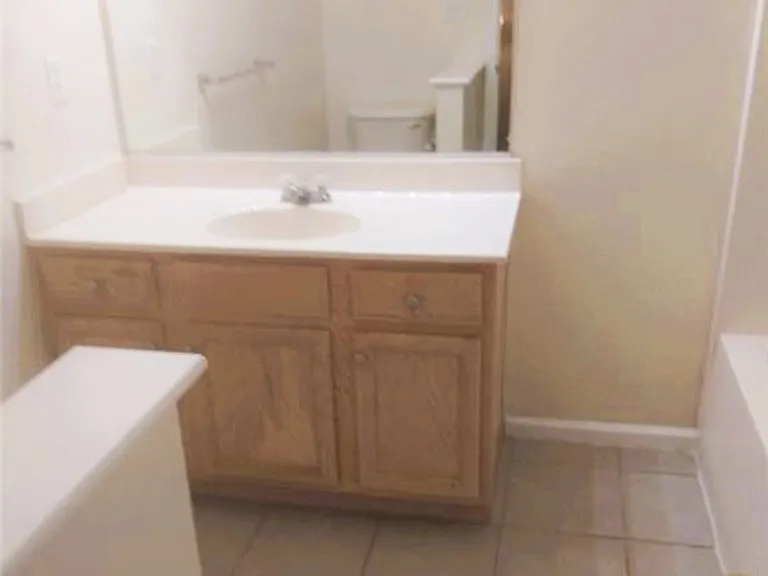 2229 Bizzone Cir — Photo 6