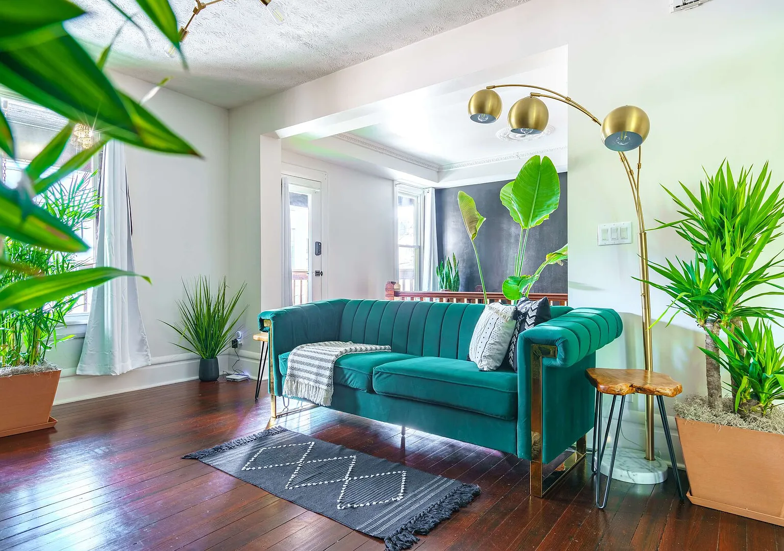 Jungle Casa by Jungle House | Near Nationwide Arena, Convention — Photo 2