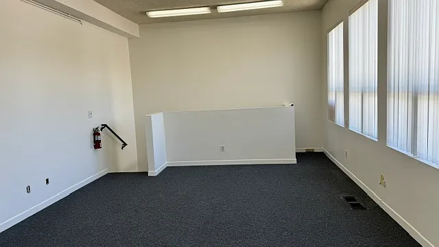 1424 E Broadway — Photo 3