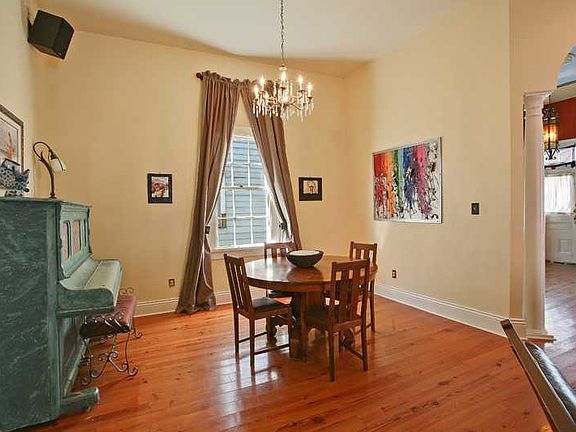 4th image of 331 Pelican Ave