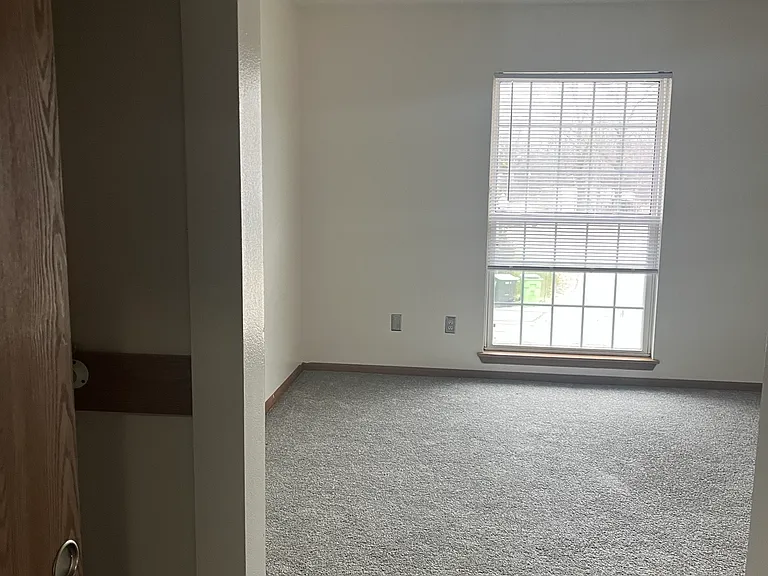 7-143 W Fieldstone Cir #OAK — Photo 8
