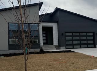 1613 W Maple Brook Ln, Riverton, UT 84065