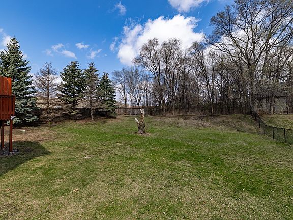 4th image of 1815 Mooers Ave