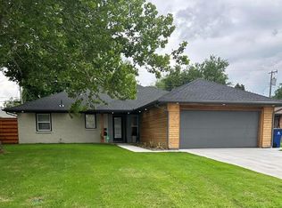 3036 Lakeside Dr, The Village, OK 73120