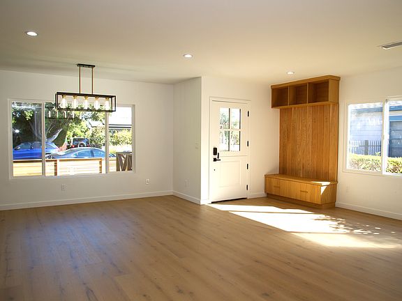 2nd image of 3637 Ashwood Ave