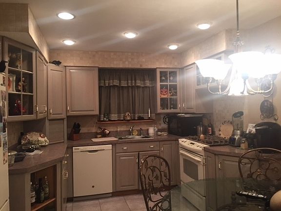2nd image of 385 Corbin Ave
