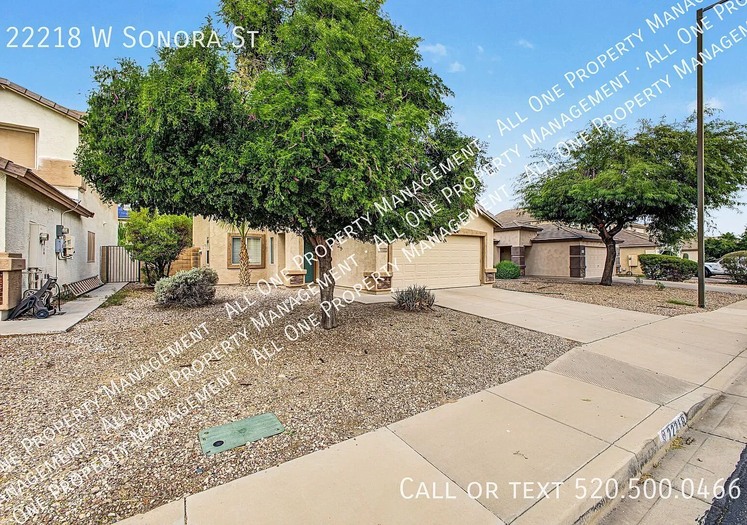 Spacious Open-Concept Home with Large Eat-In Kitchen & Appliances Included! — Photo 3