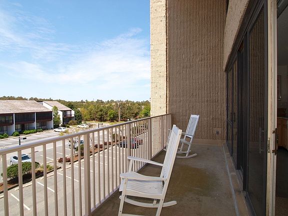 5th image of 21 Ocean Dr APT 310