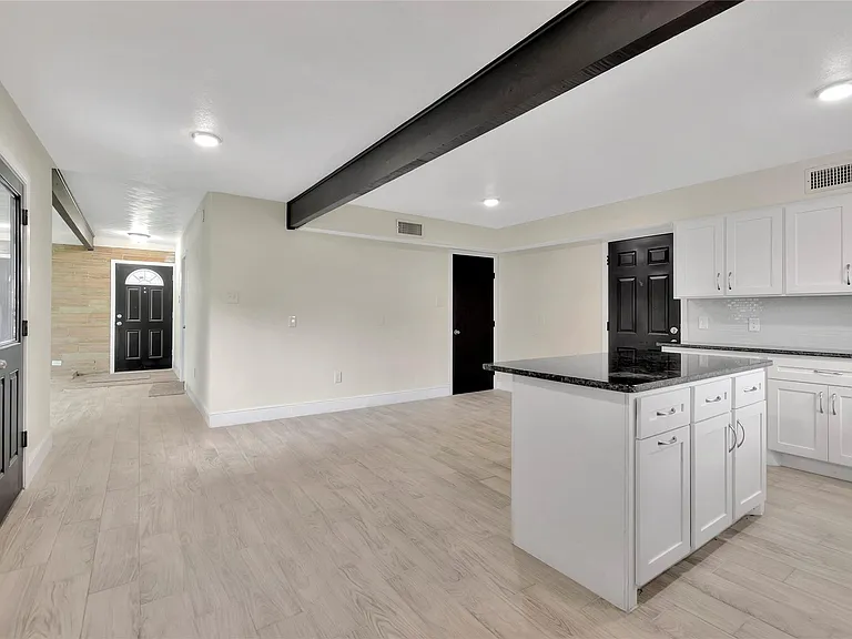9010 Freeland St — Photo 4