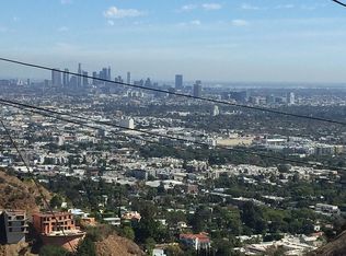 8160 Mannix Dr, Los Angeles, CA 90046