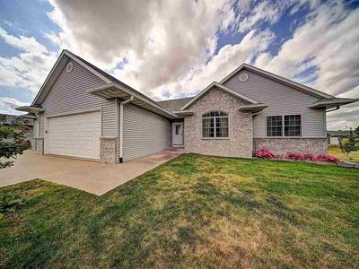 1290 Elder Ridge Rd, West Liberty, IA, 52776