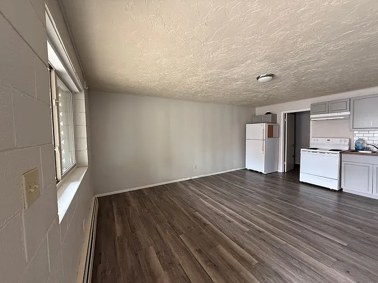 537 Breeze St #1 — Photo 7