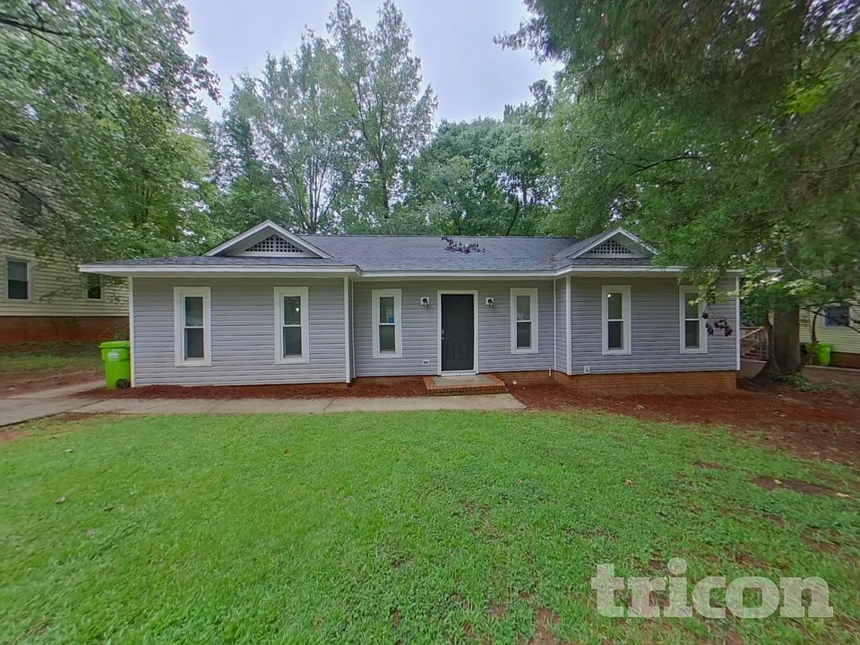 225 Holmsbury Rd