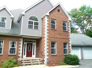 107 Blue Hills Rd, Amherst, MA 01002