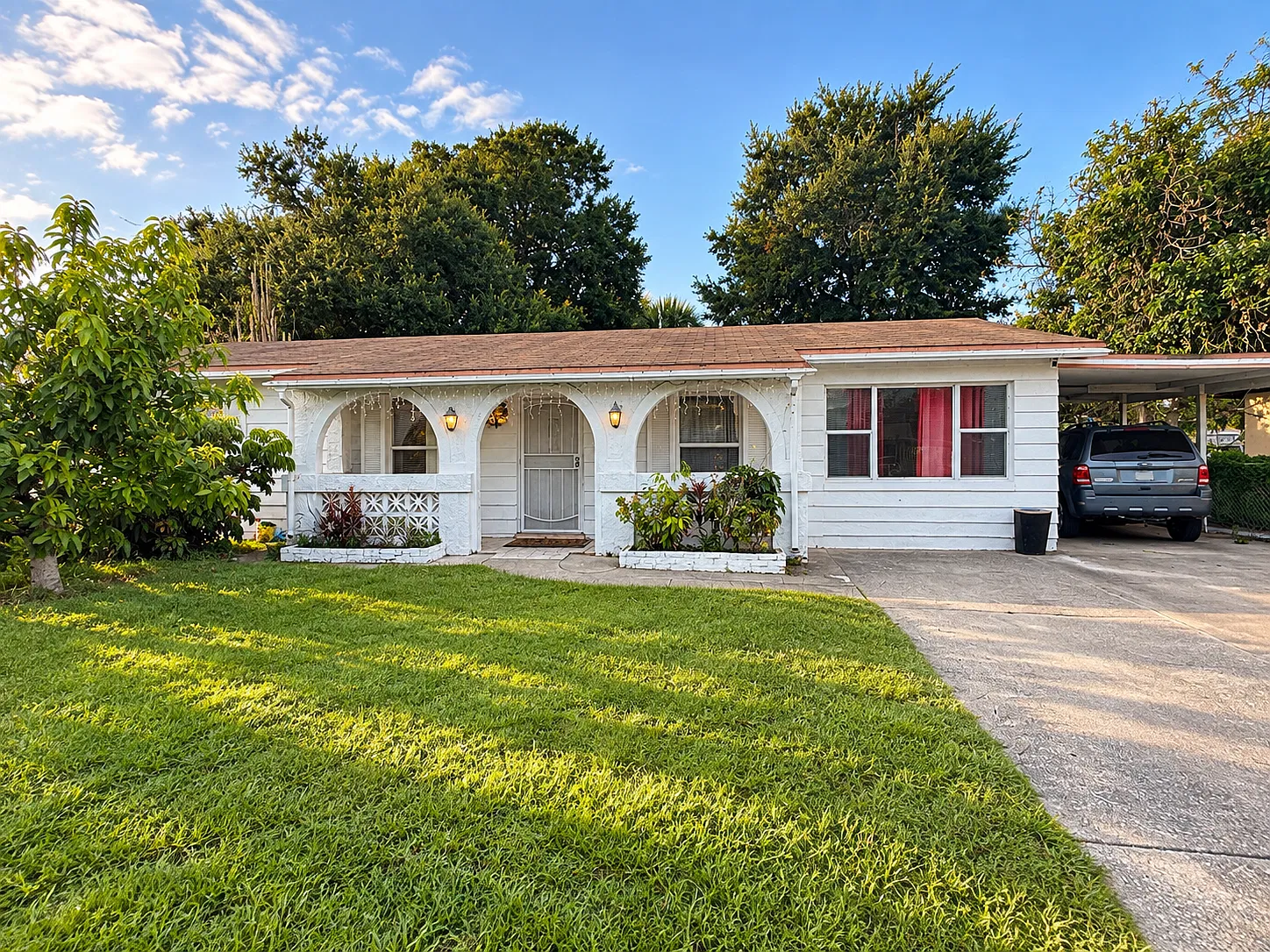 4 bed, 1175 sqft, $2,300 — Photo 1