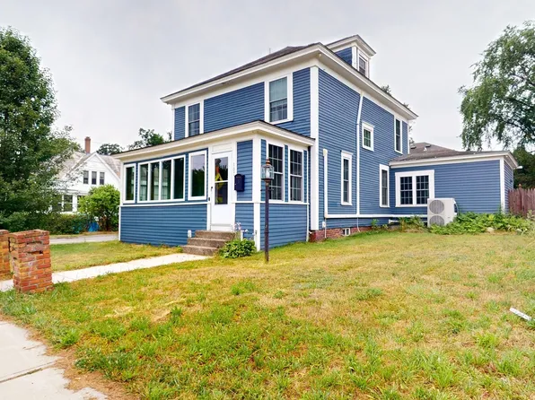 107 E Main St, Ayer, MA 01432