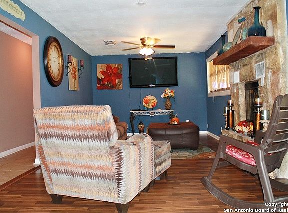 4th image of 446 W Villaret Blvd