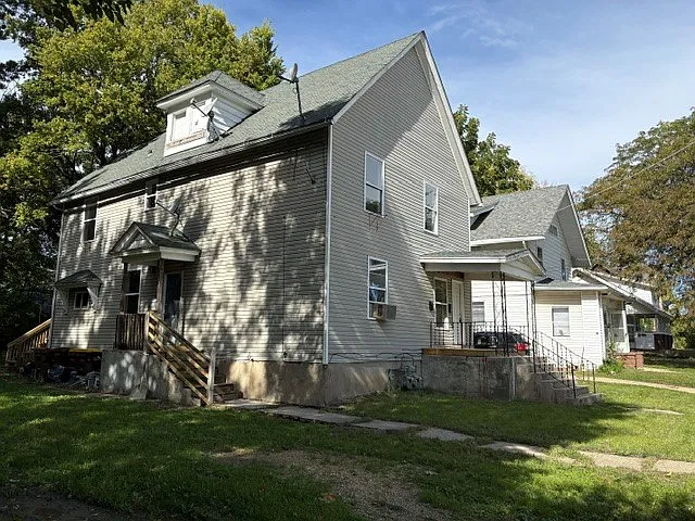 3 bed, 1040 sqft, $1,400 — Photo 2