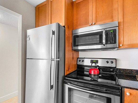 3rd image of 1830 Embassy Dr APT 401