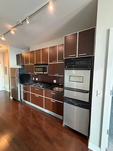 660 W Wayman St #301