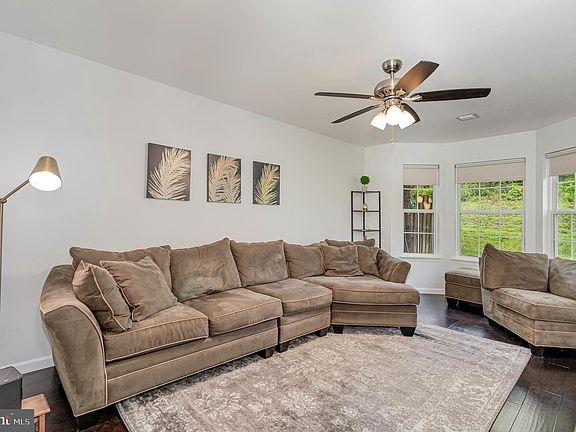 5th image of 119 Hiddenwood Dr