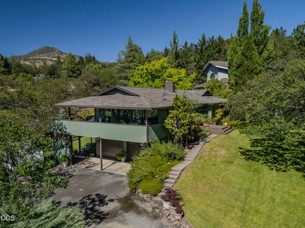 132 High Oak Dr, Medford, OR 97504