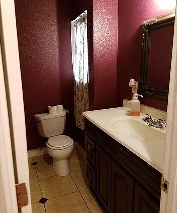 5th image of 10438 Victoria Ave