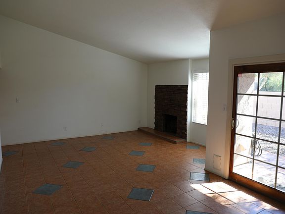 3rd image of 5231 E Tamblo Dr