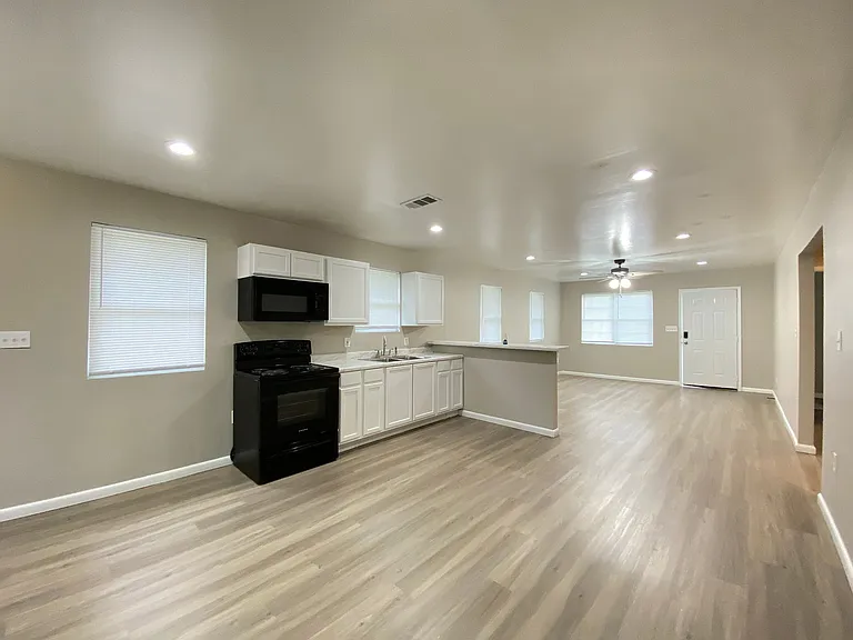 4415 W Charles Bussey Ave — Photo 14