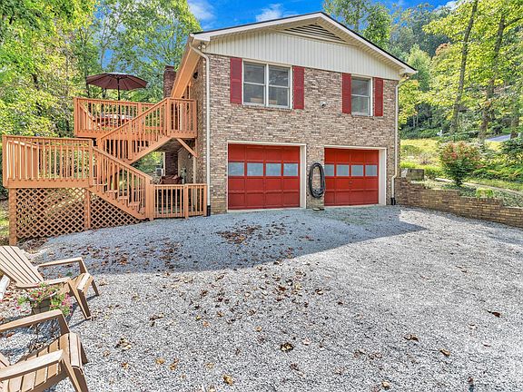 5th image of 238 Park Ln