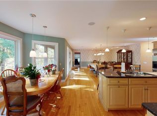 15 Deerfield Dr, Sandy Hook, CT 06482