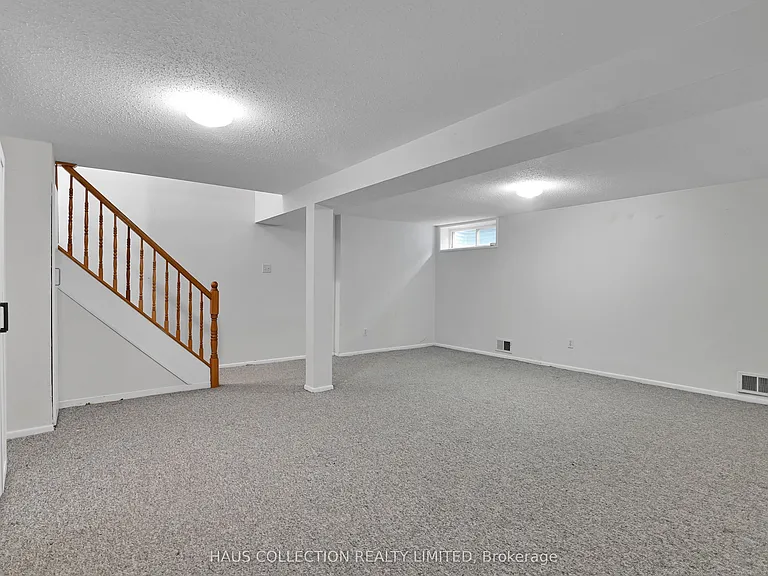 884 Walkley Rd — Photo 35