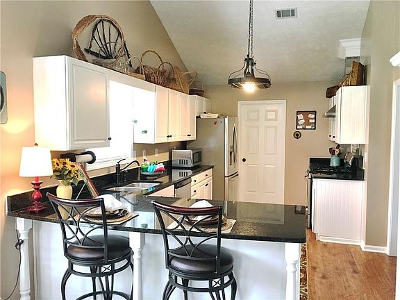 4th image of 6085 Portsmouth Dr