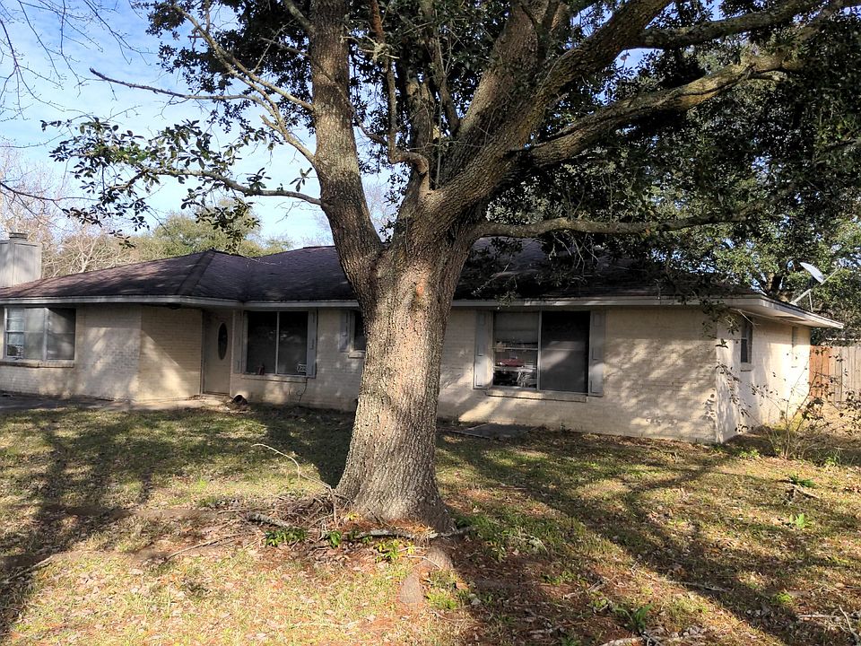 1207 S Kansas Ave, Anahuac, TX 77514 | Zillow