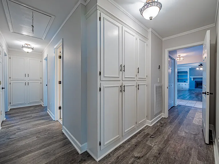 2704 Powhatan Dr — Photo 49