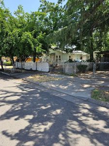 929 N North St #D, Madera, CA, 93637